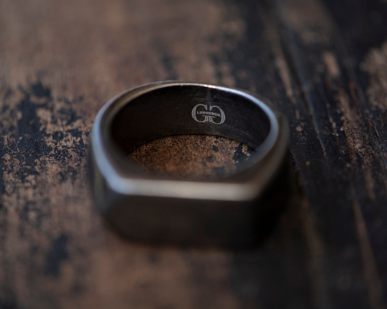 Asimetric Black Oxidized Ring