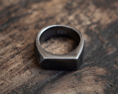Asimetric Black Oxidized Ring